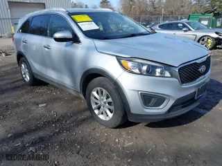 2017 Kia Sorento LX V6 with VIN 5XYPGDA58HG313895, listed as a IAAI auction lot 41772681 with 169,782 mi miles. Bid and sale history available at carsss.com. Image 1.