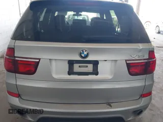 2013 BMW X5 xDrive35i z VIN 5UXZV4C55D0B09049, wystawiony jako IAAI lot #42193454 z przebiegiem 186 845 mil mil oraz . Historia ofert i sprzedaży dostępna na DreamBid. Obrazek 16.