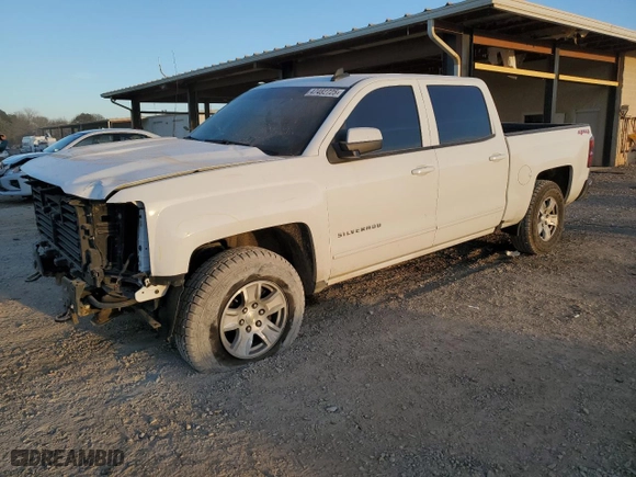 2018 Chevrolet Silverado 1500 LT with VIN 3GCUKREC8JG192476, listed as a Copart auction lot 47482725 with 118,092 mi miles and Salvage Title. Bid and sale history available at carsss.com. Image 1.