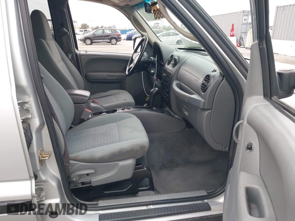 2007 Jeep Liberty Sport with VIN 1J4GK48K67W511199, listed as a IAAI auction lot 42079058 with 156,699 mi miles. Bid and sale history available at carsss.com. Image 5.