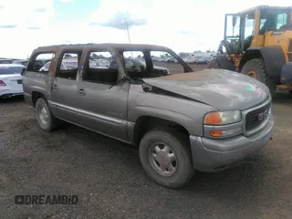 2000 GMC Yukon XL SLT with VIN 3GKFK16T8YG118062, listed as a IAAI auction lot 39305331 with 1 mi miles. Bid and sale history available at carsss.com. Image 1.