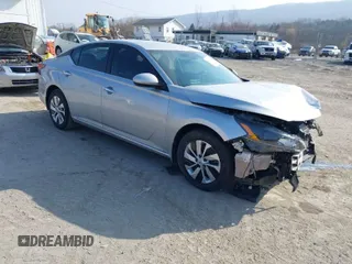 2022 Nissan Altima 2.5 S with VIN 1N4BL4BV2NN413294, listed as a IAAI auction lot 41786026 with 32,366 mi miles. Bid and sale history available at carsss.com. Image 1.