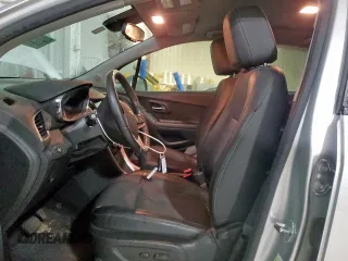 2022 Chevrolet Trax LT with VIN KL7CJPSM8NB557105, listed as a Copart auction lot 55352285 with 22,028 mi miles and Salvage title. Bid and sale history available at DreamBid. Image 7.