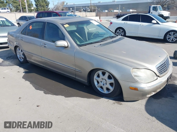 2000 Mercedes-Benz S 320/430/500 z VIN WDBNG70J9YA044313, wystawiony jako IAAI lot #41773427 z przebiegiem Nie podano mil oraz . Historia ofert i sprzedaży dostępna na DreamBid. Obrazek 1.