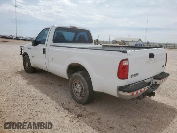 2005 Ford F-250 XL with VIN 1FTSF20P65EB37695, listed as a Copart auction lot 55752885 with 238,436 mi miles and Clean title. Bid and sale history available at DreamBid. Image 2.