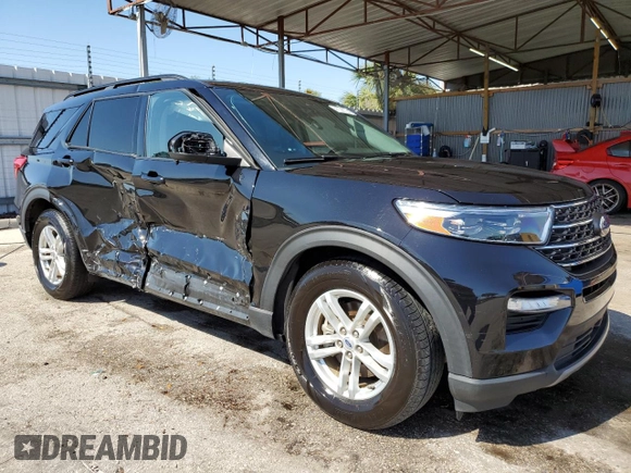 2023 Ford Explorer XLT with VIN 1FMSK7DH9PGA24760, listed as a Copart auction lot 53053005 with 37,044 mi miles and Clean Title. Bid and sale history available at carsss.com. Image 4.