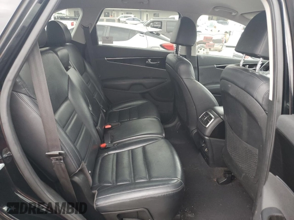2019 Kia Sorento EX z VIN 5XYPHDA53KG457567, wystawiony jako Copart lot #57665945 z przebiegiem 150 392 mil mil oraz Czysty tytuł • Clean title. Historia ofert i sprzedaży dostępna na DreamBid. Obrazek 11.