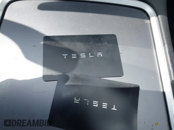 2022 Tesla Model 3 Long Range z VIN 5YJ3E1EB4NF183832, wystawiony jako IAAI lot #42085815 z przebiegiem 35 880 mil mil oraz . Historia ofert i sprzedaży dostępna na DreamBid. Obrazek 11.