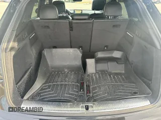 2018 Audi SQ5 Premium Plus z VIN WA1A4AFY3J2055215, wystawiony jako Copart lot #58324245 z przebiegiem 224 607 mil mil oraz Tytuł czysty. Historia ofert i sprzedaży dostępna na DreamBid. Obrazek 13.