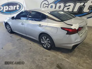 2019 Nissan Altima 2.5 S with VIN 1N4BL4BV7KC239696, listed as a Copart auction lot 86269424 with 136,724 mi miles and Clean Title. Bid and sale history available at carsss.com. Image 2.