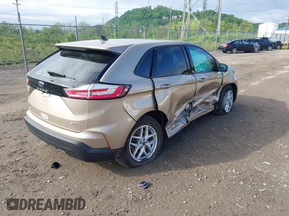 2021 Ford Edge SE with VIN 2FMPK4G90MBA19667, listed as a IAAI auction lot 42215758 with 27,496 mi miles and . Bid and sale history available at DreamBid. Image 4.