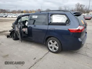 2020 Toyota Sienna LE z VIN 5TDJZ3DC2LS246596, wystawiony jako Copart lot #82495544 z przebiegiem Nie podano mil oraz Szkoda całkowita • Salvage title. Historia ofert i sprzedaży dostępna na DreamBid. Obrazek 2.