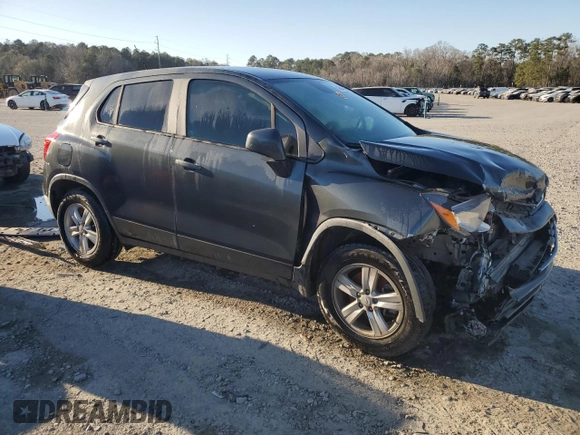 2020 Chevrolet Trax LS z VIN 3GNCJKSB9LL190321, wystawiony jako Copart lot #46644495 z przebiegiem Nie podano mil oraz Szkoda całkowita • Salvage title. Historia ofert i sprzedaży dostępna na DreamBid. Obrazek 4.