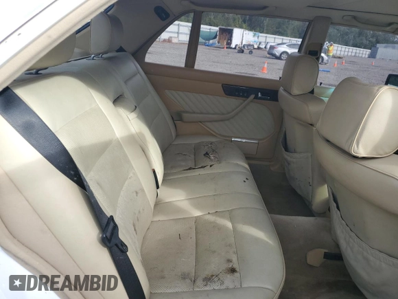 1990 Mercedes-Benz 560 with VIN WDBCA39E8LA536590, listed as a Copart auction lot 76843244 with 231,703 mi miles and Non Repairable. Bid and sale history available at DreamBid. Image 10.