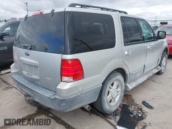 2006 Ford Expedition Special Service with VIN 1FMPU15526LA97931, listed as a IAAI auction lot 41296168 with 160,669 mi miles. Bid and sale history available at carsss.com. Image 4.