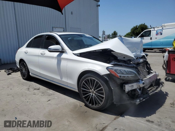 2019 Mercedes-Benz C 300 z VIN WDDWF8DB9KR515666, wystawiony jako Copart lot #57494005 z przebiegiem 101 439 mil mil oraz Tytuł czysty. Historia ofert i sprzedaży dostępna na DreamBid. Obrazek 4.