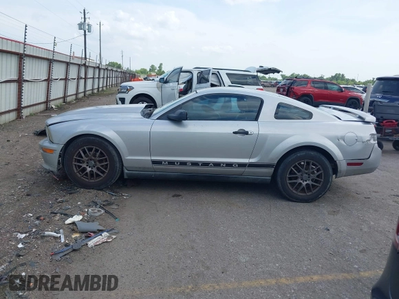 2005 Ford Mustang Deluxe с VIN 1ZVFT80N855139652, выставлен на аукционе IAAI как лот 42479548 с пробегом 289 517 миль миль и . История ставок и продаж доступна на DreamBid. Изображение 14.