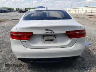 2017 Jaguar XE 25t z VIN SAJAR4BG1HA964691, wystawiony jako Copart lot #57151495 z przebiegiem 94 277 mil mil oraz Szkoda całkowita • Salvage title. Historia ofert i sprzedaży dostępna na DreamBid. Obrazek 6.