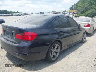 2015 BMW 3 Series 328i xDrive с VIN WBA3B5C54FF961859, выставлен на аукционе IAAI как лот 42647467 с пробегом Не указан миль и . История ставок и продаж доступна на DreamBid. Изображение 4.