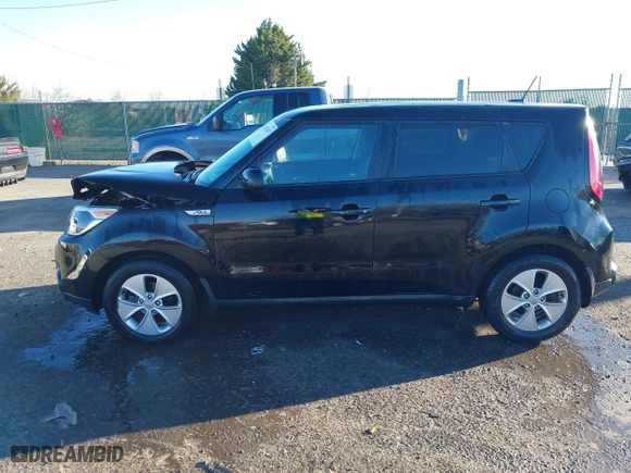 2015 Kia Soul with VIN KNDJN2A20F7793818, listed as a IAAI auction lot 41851307 with 97,481 mi miles. Bid and sale history available at carsss.com. Image 14.