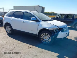 2010 Lincoln MKX z VIN 2LMDJ8JC8ABJ14205, wystawiony jako IAAI lot #40561848 z przebiegiem 136 738 mil mil oraz . Historia ofert i sprzedaży dostępna na DreamBid. Obrazek 1.