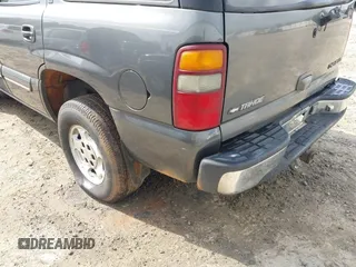 2002 Chevrolet Tahoe LT z VIN 1GNEK13Z42J203185, wystawiony jako IAAI lot #41940552 z przebiegiem 325 618 mil mil oraz . Historia ofert i sprzedaży dostępna na DreamBid. Obrazek 6.