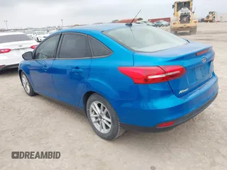 2016 Ford Focus SE z VIN 1FADP3F27GL395235, wystawiony jako IAAI lot #41707132 z przebiegiem 114 897 mil mil oraz . Historia ofert i sprzedaży dostępna na DreamBid. Obrazek 3.