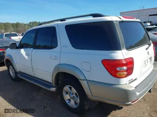 2004 Toyota Sequoia SR5 with VIN 5TDZT34A44S211112, listed as a IAAI auction lot 41621492 with 311,983 mi miles. Bid and sale history available at carsss.com. Image 3.
