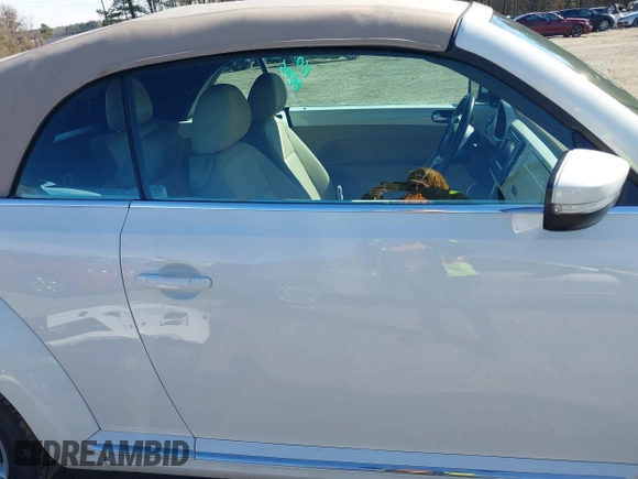 2018 Volkswagen Beetle S with VIN 3VW5DAAT1JM506988, listed as a IAAI auction lot 41589324 with 50,873 mi miles and . Bid and sale history available at DreamBid. Image 14.