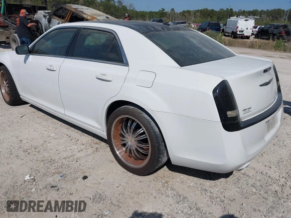 2013 Chrysler 300 with VIN 2C3CCABG8DH515452, listed as a IAAI auction lot 41901436 with 84,341 mi miles. Bid and sale history available at carsss.com. Image 3.