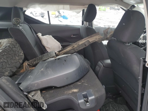 2025 Nissan Kicks SV с VIN 3N1CP5CV4SL472689, выставлен на аукционе Copart как лот 52130535 с пробегом 966 миль миль и Списание • Salvage title. История ставок и продаж доступна на DreamBid. Изображение 10.