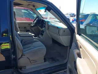 2005 Chevrolet Suburban LS z VIN 3GNEC16Z25G158598, wystawiony jako IAAI lot #41266791 z przebiegiem 237 191 mil mil oraz . Historia ofert i sprzedaży dostępna na DreamBid. Obrazek 5.