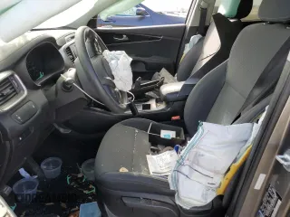 2016 Kia Sorento LX z VIN 5XYPGDA59GG072038, wystawiony jako Copart lot #50221465 z przebiegiem Nie podano mil oraz Szkoda całkowita • Salvage title. Historia ofert i sprzedaży dostępna na DreamBid. Obrazek 7.