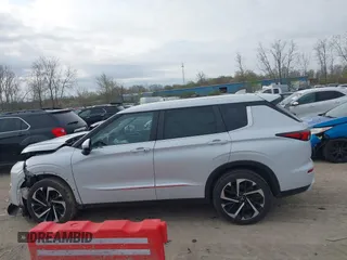 2022 Mitsubishi Outlander SE z VIN JA4J4UA85NZ036591, wystawiony jako IAAI lot #42106573 z przebiegiem 37 467 mil mil oraz . Historia ofert i sprzedaży dostępna na DreamBid. Obrazek 14.
