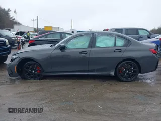 2025 BMW 3 Series 330i xDrive z VIN 3MW89CW03S8F10916, wystawiony jako IAAI lot #41796919 z przebiegiem 1497 mil mil oraz . Historia ofert i sprzedaży dostępna na DreamBid. Obrazek 14.