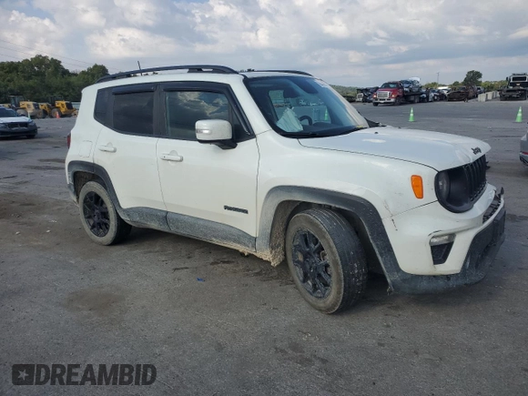 2020 Jeep Renegade Altitude with VIN ZACNJABB2LPL31651, listed as a Copart auction lot 68402614 with 135,031 mi miles and Salvage Title. Bid and sale history available at DreamBid. Image 4.