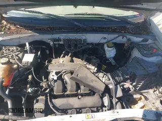 2005 Ford Escape Limited with VIN 1FMYU04135KA96157, listed as a IAAI auction lot 42339869 with 202,712 mi miles and . Bid and sale history available at DreamBid. Image 10.
