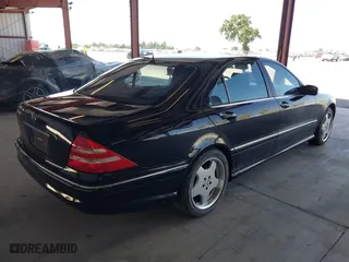 2002 Mercedes-Benz S-Class 4.3L with VIN WDBNG70J12A302086, listed as a IAAI auction lot 42025283 with 178,460 mi miles. Bid and sale history available at carsss.com. Image 4.