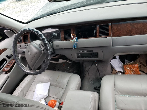 2002 Lincoln Town Car Executive with VIN 1LNHM81WX2Y645781, listed as a Copart auction lot 88684095 with 0 mi miles and Salvage Title. Bid and sale history available at carsss.com. Image 8.