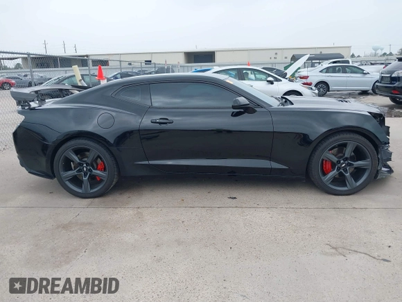 2017 Chevrolet Camaro 2SS z VIN 1G1FH1R76H0102061, wystawiony jako IAAI lot #41738738 z przebiegiem 86 099 mil mil oraz . Historia ofert i sprzedaży dostępna na DreamBid. Obrazek 14.