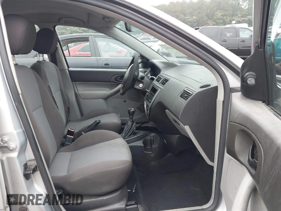 2006 Ford Focus S with VIN 1FAFP37N26W157744, listed as a IAAI auction lot 42440381 with 302,032 mi miles and . Bid and sale history available at DreamBid. Image 5.