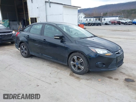 2014 Ford Focus SE with VIN 1FADP3F2XEL284465, listed as a IAAI auction lot 41903937 with 173,770 mi miles. Bid and sale history available at carsss.com. Image 1.