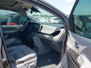 2019 Toyota Sienna XLE Auto Access Seat с VIN 5TDYZ3DC7KS975576, выставлен на аукционе IAAI как лот 42435192 с пробегом 45 895 миль миль и . История ставок и продаж доступна на DreamBid. Изображение 5.