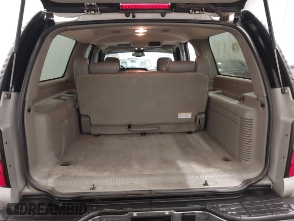 2005 Chevrolet Suburban LT с VIN 1GNFK16Z25J244130, выставлен на аукционе IAAI как лот 41707738 с пробегом 202 735 миль миль и . История ставок и продаж доступна на DreamBid. Изображение 18.