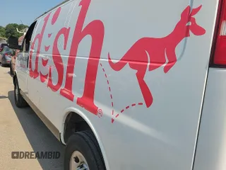 2018 Chevrolet Express Cargo z VIN 1GCWGAFP5J1204160, wystawiony jako IAAI lot #42621020 z przebiegiem 164 194 mil mil oraz . Historia ofert i sprzedaży dostępna na DreamBid. Obrazek 4.