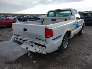 1995 GMC Sonoma with VIN 1GTCS14Z2SK501226, listed as a IAAI auction lot 41821246 with 195,746 mi miles. Bid and sale history available at carsss.com. Image 4.