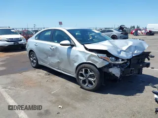 2021 Kia Forte LXS с VIN 3KPF24AD8ME272130, выставлен на аукционе IAAI как лот 42349710 с пробегом 88 080 миль миль и . История ставок и продаж доступна на DreamBid. Изображение 1.