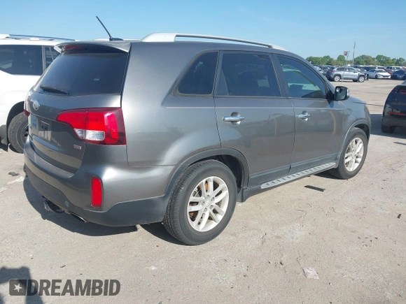 2014 Kia Sorento LX с VIN 5XYKT4A67EG469033, выставлен на аукционе IAAI как лот 41996057 с пробегом 86 545 миль миль и . История ставок и продаж доступна на DreamBid. Изображение 4.