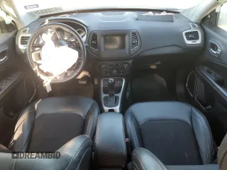 2019 Jeep Compass Altitude z VIN 3C4NJCBB0KT652173, wystawiony jako Copart lot #47865765 z przebiegiem Nie podano mil oraz Szkoda całkowita • Salvage title. Historia ofert i sprzedaży dostępna na DreamBid. Obrazek 8.