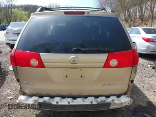 2006 Toyota Sienna CE with VIN 5TDZA23C16S428834, listed as a IAAI auction lot 42096488 with 123,032 mi miles. Bid and sale history available at carsss.com. Image 17.
